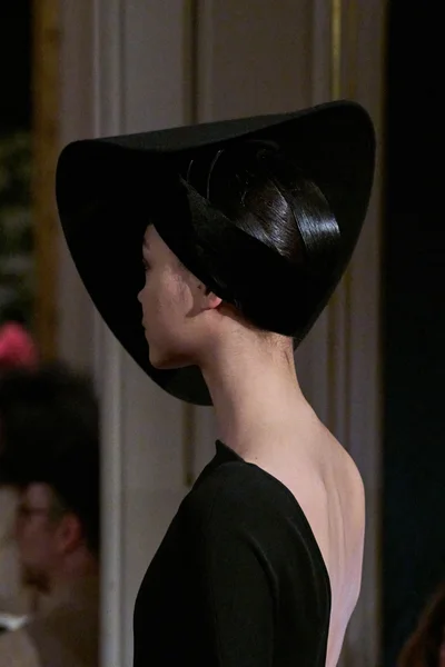 Look 5